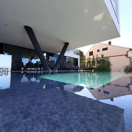 Trinity Villa *